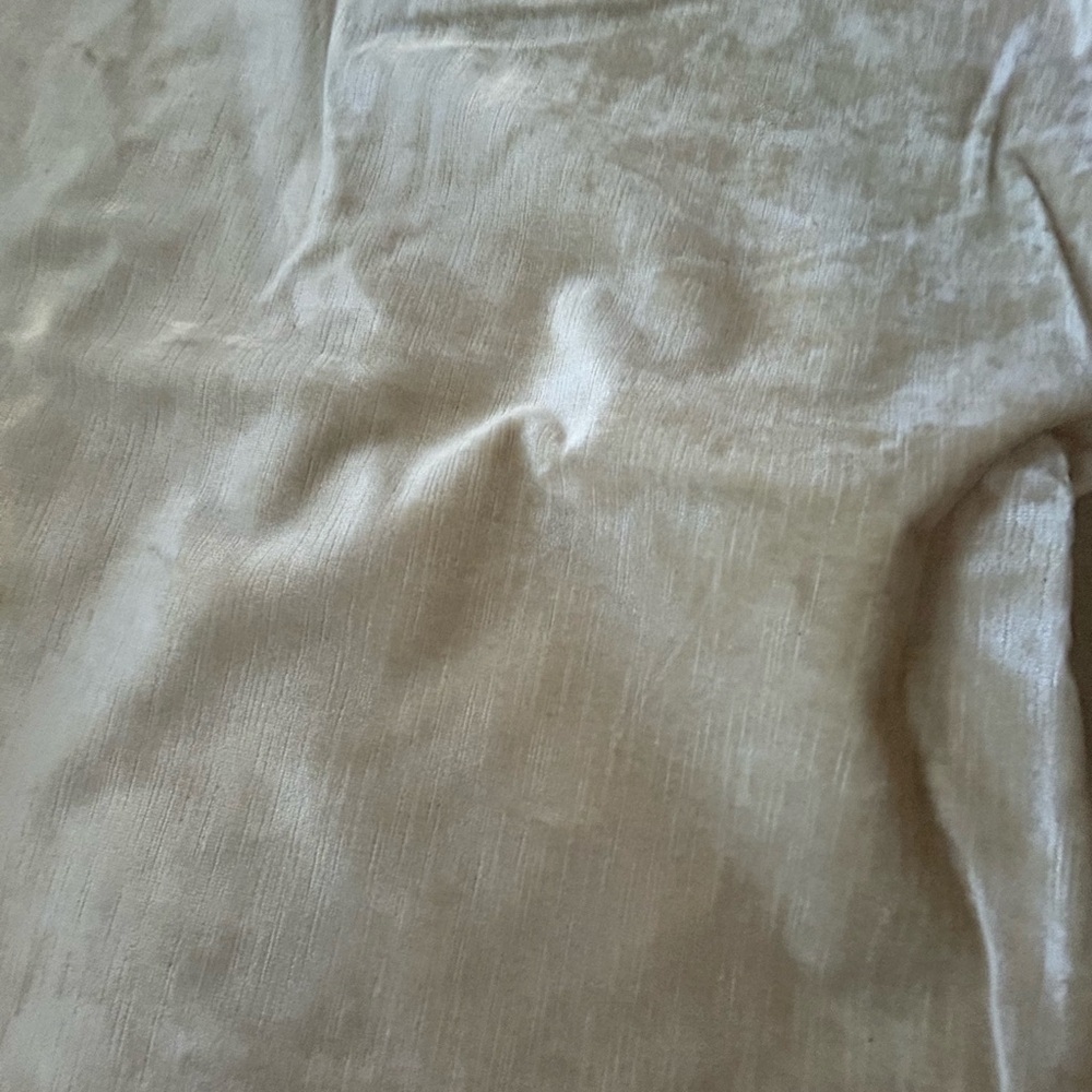 Henredon vintage cream velvet upholstery 57” w 75” l